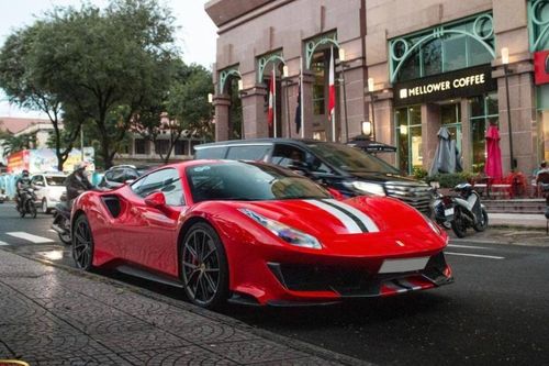 Cận cảnh siêu xe Ferrari 488 Pista Coupe độc nhất Việt Nam