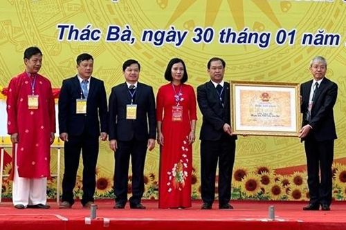 Đền Thác Bà đón nhận Bằng xếp hạng Di tích Quốc gia