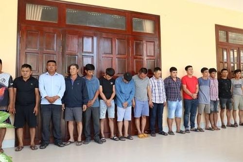 Phá sòng tài xỉu lúc nửa đêm, thu giữ hơn 450 triệu đồng