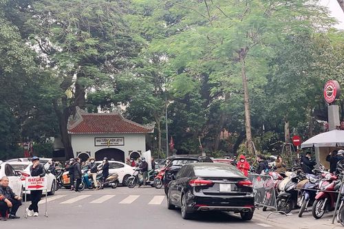Bức xúc tình trạng trông xe tự phát