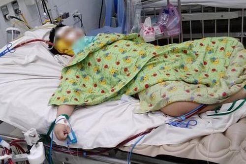 Bé 6 tuổi nguy kịch do sốc phản vệ sau khi dùng kháng sinh, chuyên gia chỉ rõ nhóm người này cần cảnh giác khi dùng thuốc