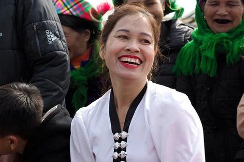 Rạng ngời nụ cười sơn nữ tại lễ hội Lùng Tùng