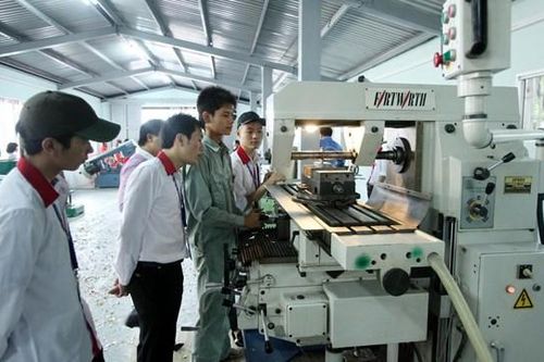 Thị trường lao động khởi sắc