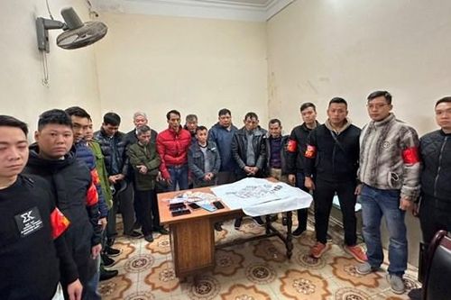 Hải Phòng: Bắt quả tang cụ ông 83 tuổi cùng 10 đối tượng đánh bạc