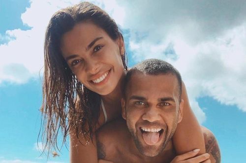 Vợ Dani Alves đòi ly hôn