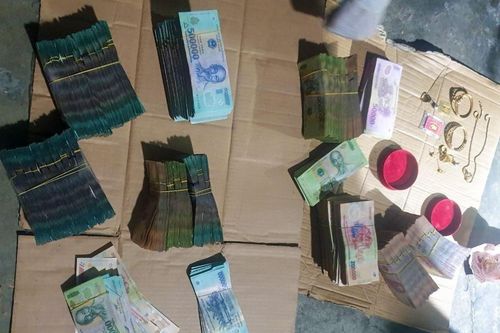 Chồng trộm hơn 2,3 tỷ đồng của vợ trong két sắt