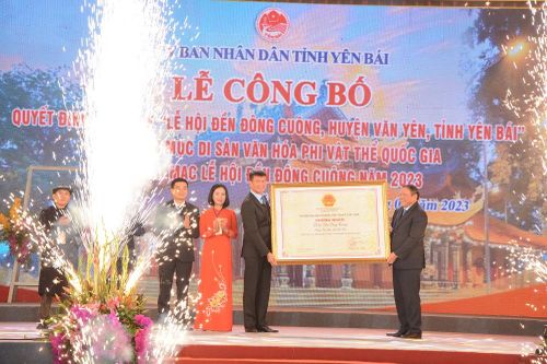 Khai mạc lễ hội đền Đông Cuông ở Yên Bái