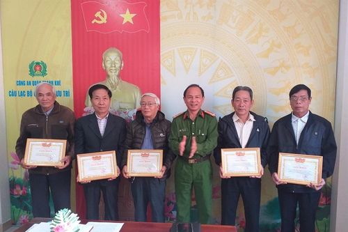 Nhiều tập thể, cá nhân Công an hưu được tuyên dương