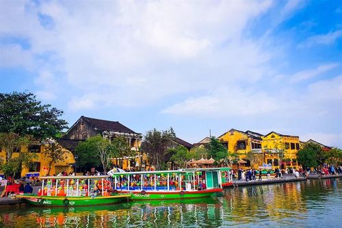 Phố cổ Hội An đứng thứ 2 trong danh sách 25 điểm đến nổi bật năm 2023