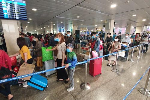 Nhiều biến chủng mới của SAR-CoV-2 có thể xuất hiện tại TPHCM sau Tết