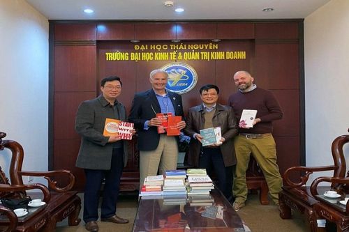 Trường ĐH Kinh tế & Quản trị kinh doanh tăng cường hợp tác quốc tế về đào tạo