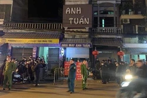 Hai vợ chồng tử vong trong căn nhà khóa cửa tại Sơn Tây - Hà Nội