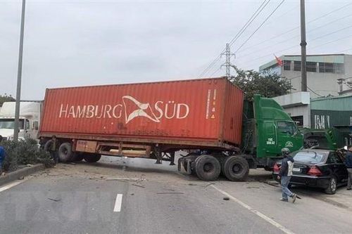 Hải Phòng: Tai nạn giao thông liên hoàn khiến hai người thương vong