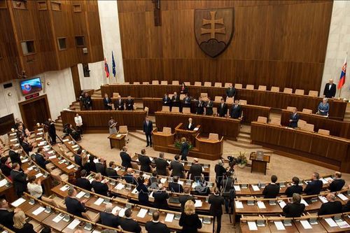 Slovakia tiến hành bầu cử trước thời hạn