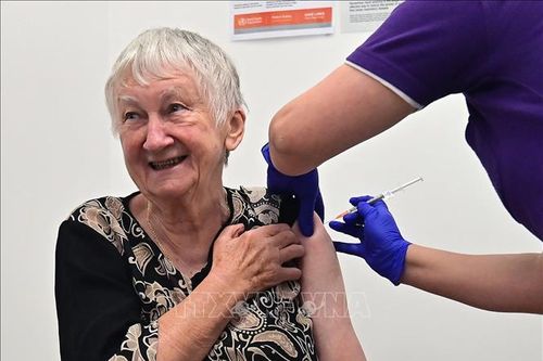 Australia xem xét điều chỉnh khuyến nghị về mũi vaccine thứ 5 ngừa COVID-19