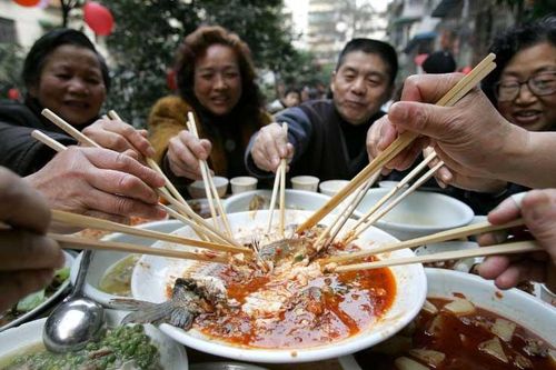 Rước bệnh vào người, tạo điều kiện cho ung thư trỗi dậy mà không biết chỉ vì cách dùng đũa tai hại này