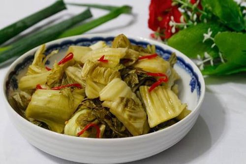 Muối dưa cải theo 2 cách này dưa vàng giòn, để lâu không nổi váng
