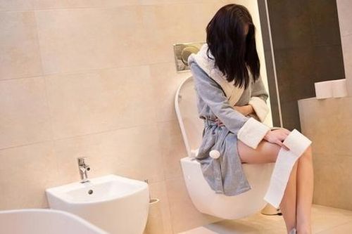 Giảm cân sai cách, người phụ nữ bị giãn nở vùng kín nghiêm trọng