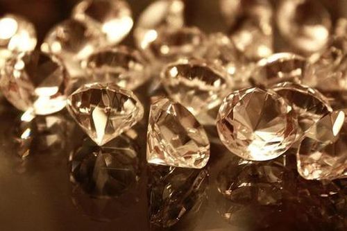 Chiến dịch quảng cáo đỉnh cao khiến kim cương trở thành món trang sức khiến phụ nữ ao ước