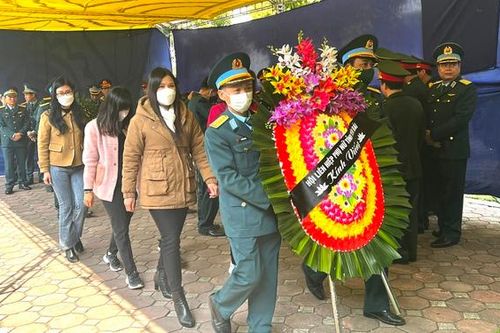 Hội LHPN tỉnh Yên Bái chia buồn cùng gia đình phi công hy sinh trong khi làm nhiệm vụ