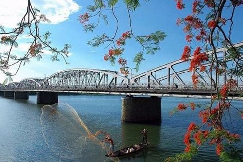 'Người thương nhớ thương' - Khúc ca Huế của Tào Khánh Hưng
