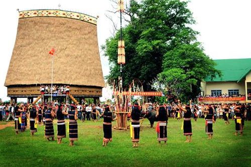 Kon Tum - Đất và Người