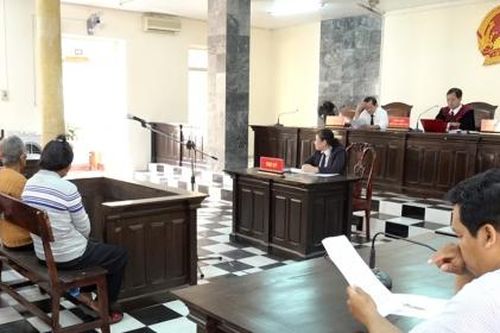 Cụ bà 86 tuổi bị trục xuất khỏi Việt Nam