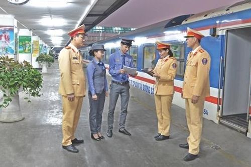 Hóa giải những nguy cơ xảy ra tai nạn tàu hỏa ở Thủ đô