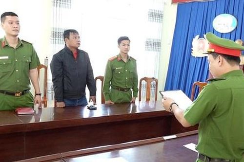 Bắt giam đối tượng làm giả sổ đỏ để vay 400 triệu đồng
