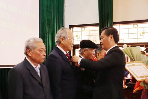 Huyện ủy Đan Phượng kỷ niệm 93 năm Ngày thành lập Đảng