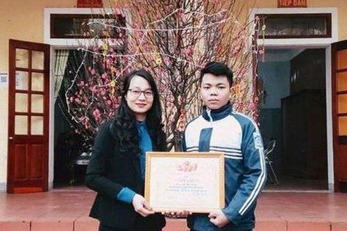 Nhặt được hơn 41 triệu đồng, nam sinh trả lại người đánh rơi
