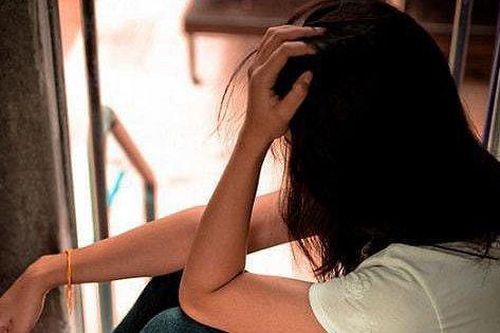 Bị họ hàng giục lấy chồng, đẻ con khi về Tết, cháu gái đáp: 'Tại sao cháu nên kết hôn và phục vụ người khác?'
