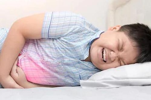 Nghĩ con rối loạn tiêu hóa sau Tết, cha mẹ giật mình biết nguyên nhân gây bệnh chỉ hay gặp ở người lớn