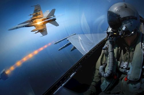 Điều gì xảy ra khi tiêm kích Su-35 đụng độ F-15EX?