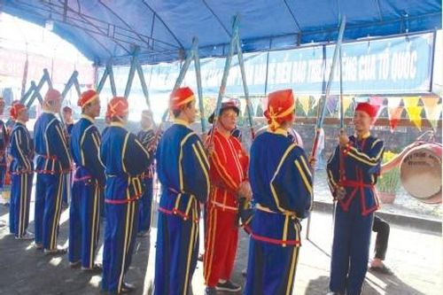 Đặc sắc lễ hội Cầu ngư