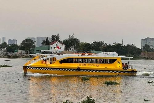 Giao thông đường thủy 'mắc cạn'?
