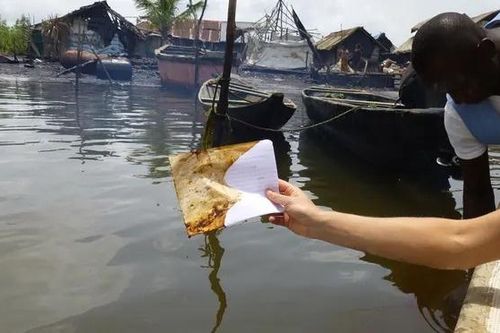 Gần 14.000 người Nigeria kiện Shell