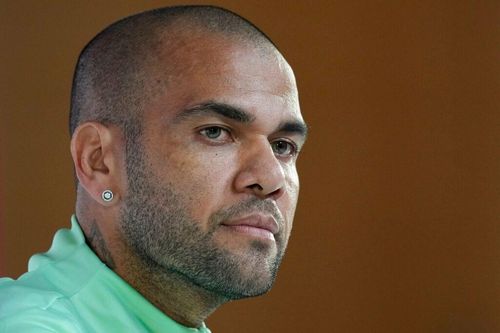 Dani Alves gặp thêm rắc rối
