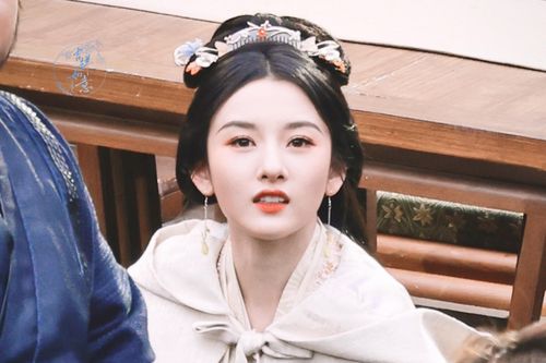 Tạo hình của Tống Tổ Nhi được khen ngợi