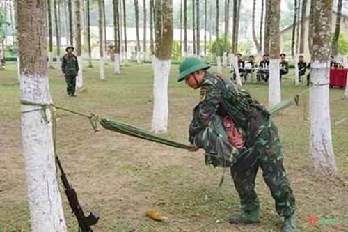 Kiểm tra chuẩn bị huấn luyện chiến sĩ mới tại Trung đoàn 271