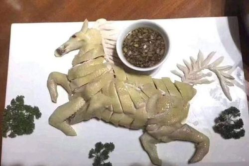 Xứng tầm nghệ nhân chặt gà: xếp nguyên con khiến dân mạng tròn mắt
