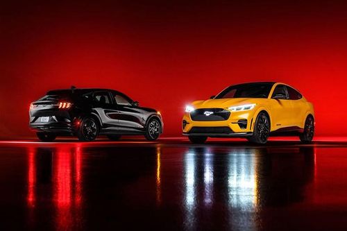 Ford Mustang Mach-E giảm tới 6000 USD 'đấu' Tesla và VinFast VF8