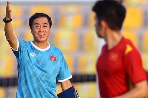 Cánh tay phải đắc lực của thầy Park được vinh danh 'Thành tựu trọn đời'