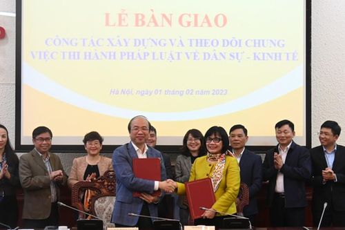 Bàn giao công tác xây dựng và theo dõi chung việc thi hành pháp luật dân sự - kinh tế