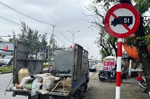 Người dân gặp khó vì biển báo giới hạn phương tiện trên tuyến đường ĐT 619 qua địa phận Quảng Nam