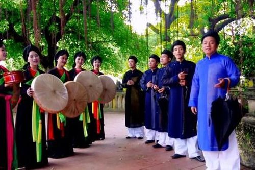 Chuyên gia nói gì về việc cấm hát quan họ ngửa nón nhận tiền?