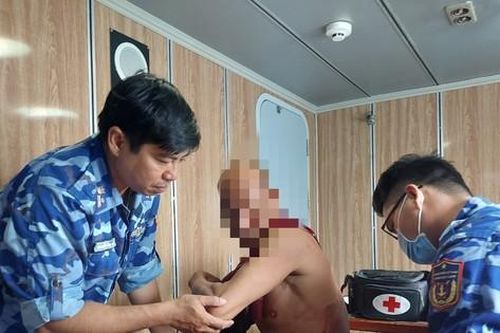 Cấp cứu ngư dân bị bỏng nặng trên biển