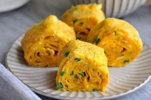 Rán trứng đừng chỉ cho mắm muối, thêm 1 thìa này, trứng bông mịn, vàng ruộm lại không tanh