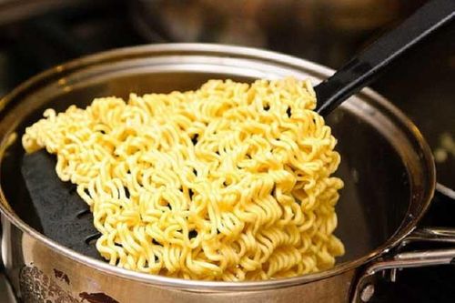 Ăn mì kiểu này giảm thọ đi 20 năm, thọ cực ngắn cơ thể đầy độc tố, mụn chi chít da lão hóa