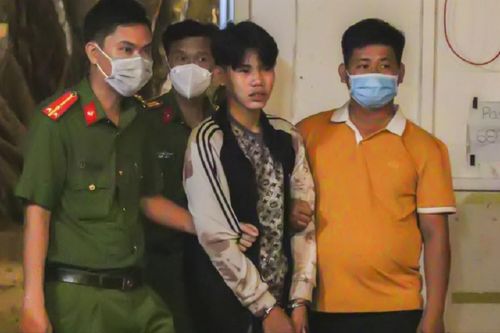 Mâu thuẫn tại quán cà phê, thanh niên 17 tuổi xuống tay khiến 5 người thương vong